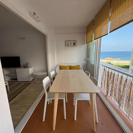 Sea View And Direct Access 아파트