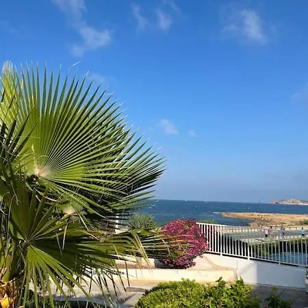 Sea View And Direct Access Appartamento